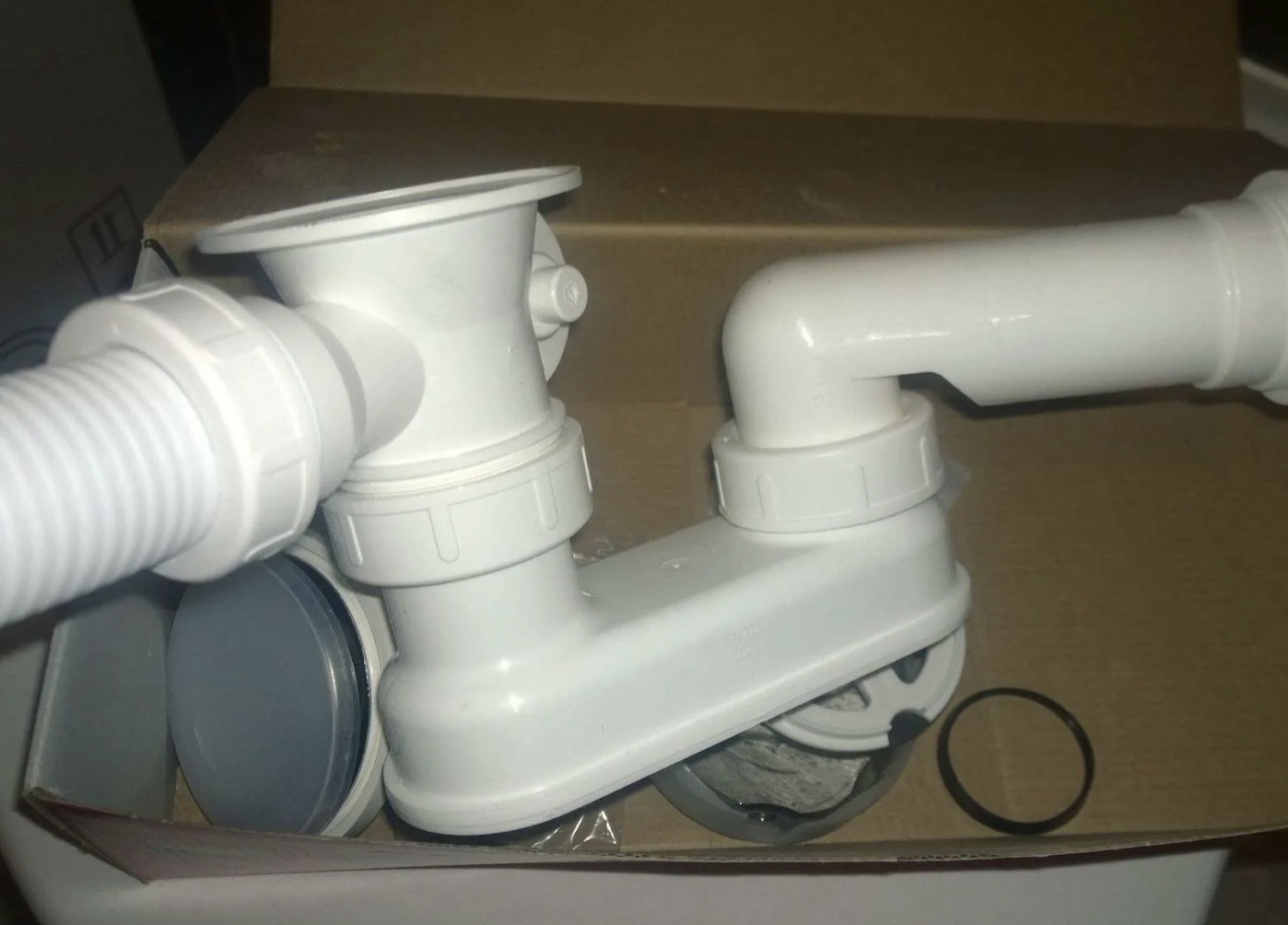 Замена сифона под ванной Замена сифона ванны
